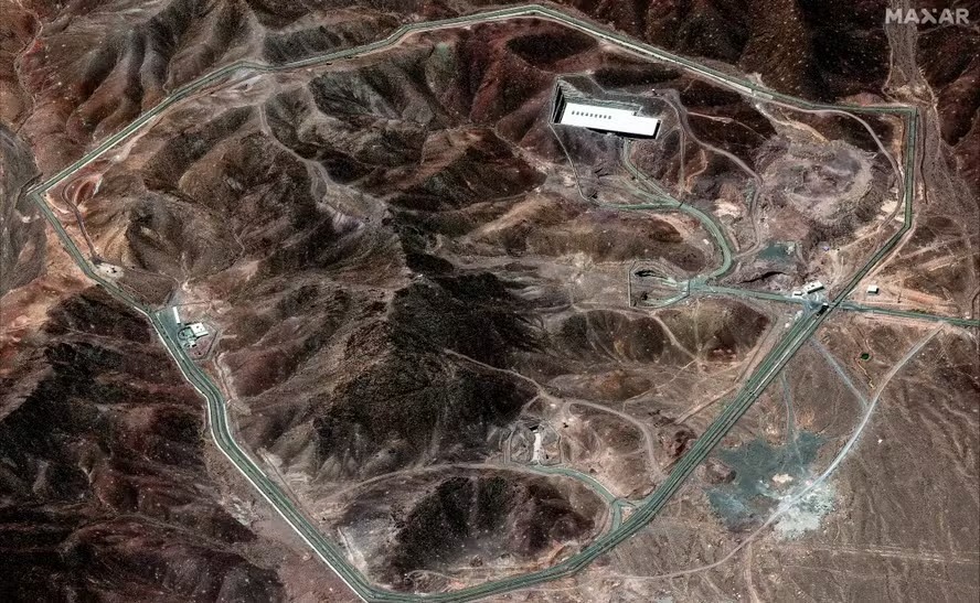 Vista aérea da instalação nuclear de Fordow, no Irã 
