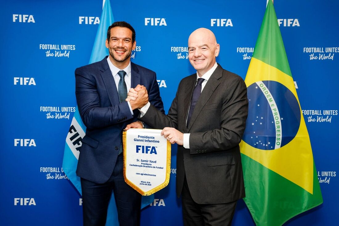 Samir Xaud e Gianni Infantino em encontro nos