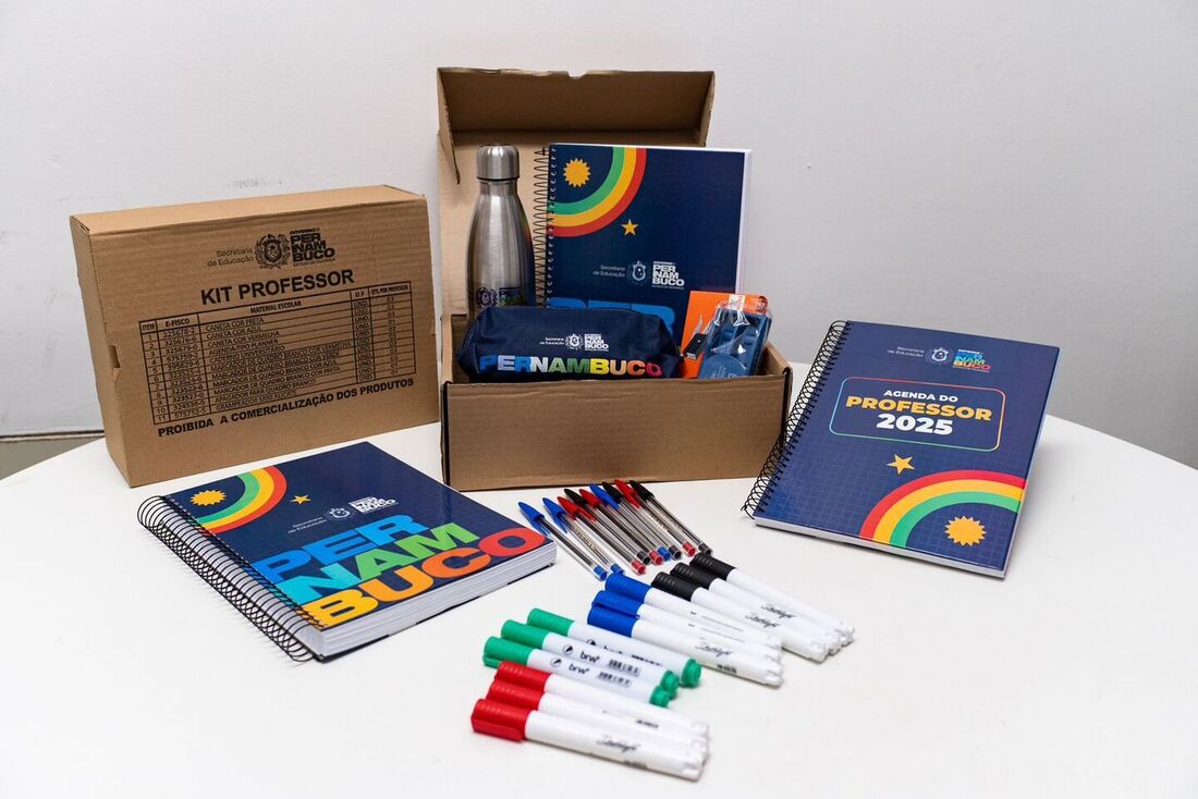 Kit Professor entregue para docentes da rede estadual