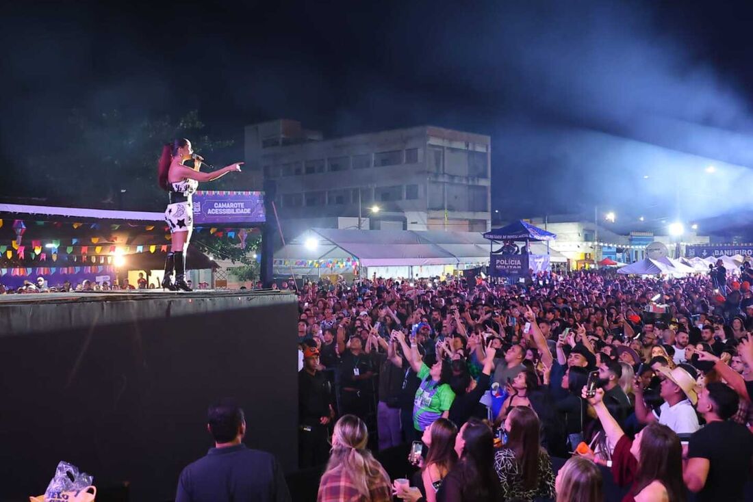 Priscila Senna no São João de Gravatá