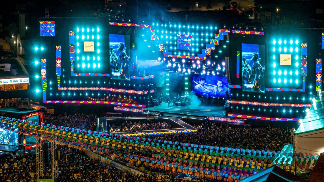 Noite de shows no Pátio de Eventos, em Caruaru