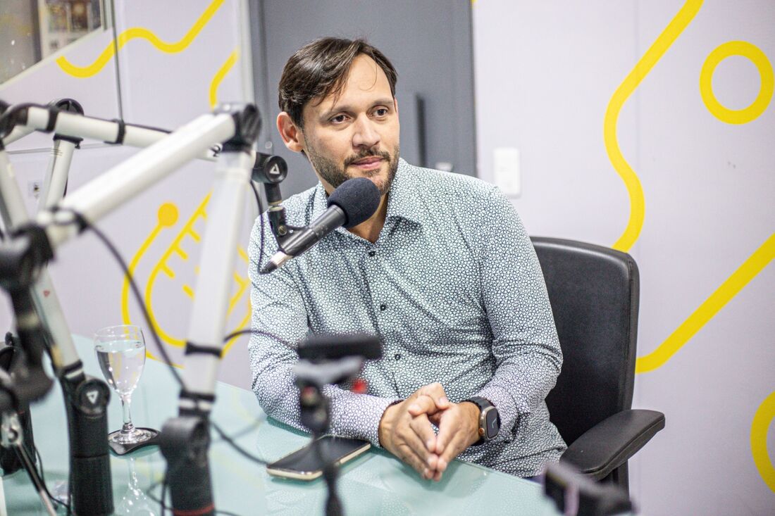 Radio Folha - Entrevista com o deputado Gilmar Junior.