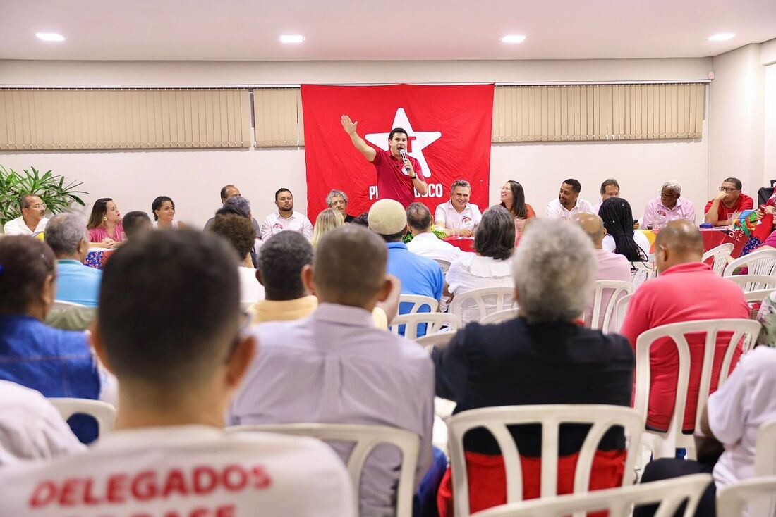 Ativistas reforçam apoio a Carlos Veras para a presidência do PT-PE