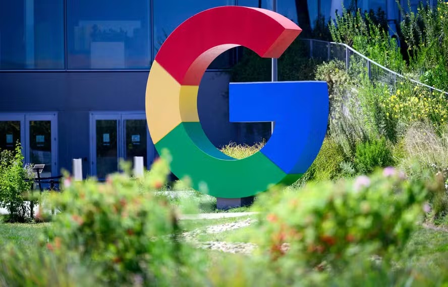 O símbolo do Google no campus em Mountain View, na Califórnia 
