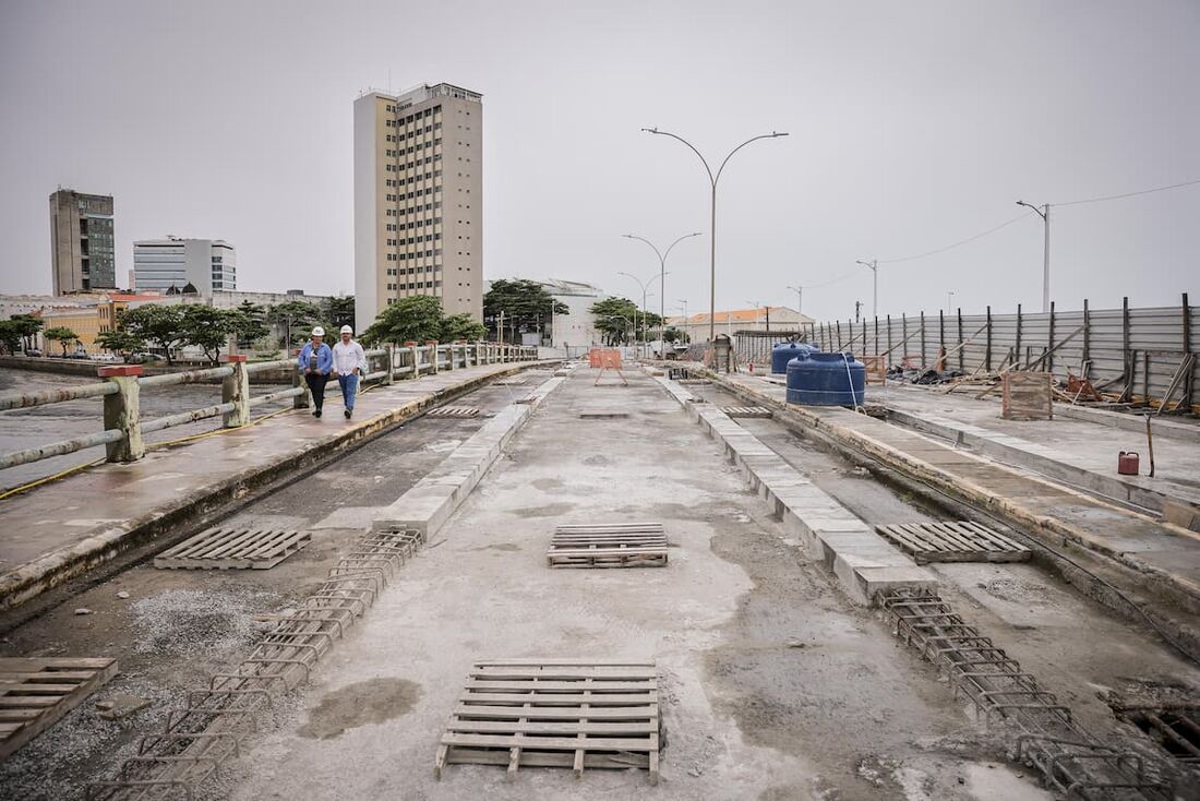 Obra da ponte possui um efetivo de 59 colaboradores