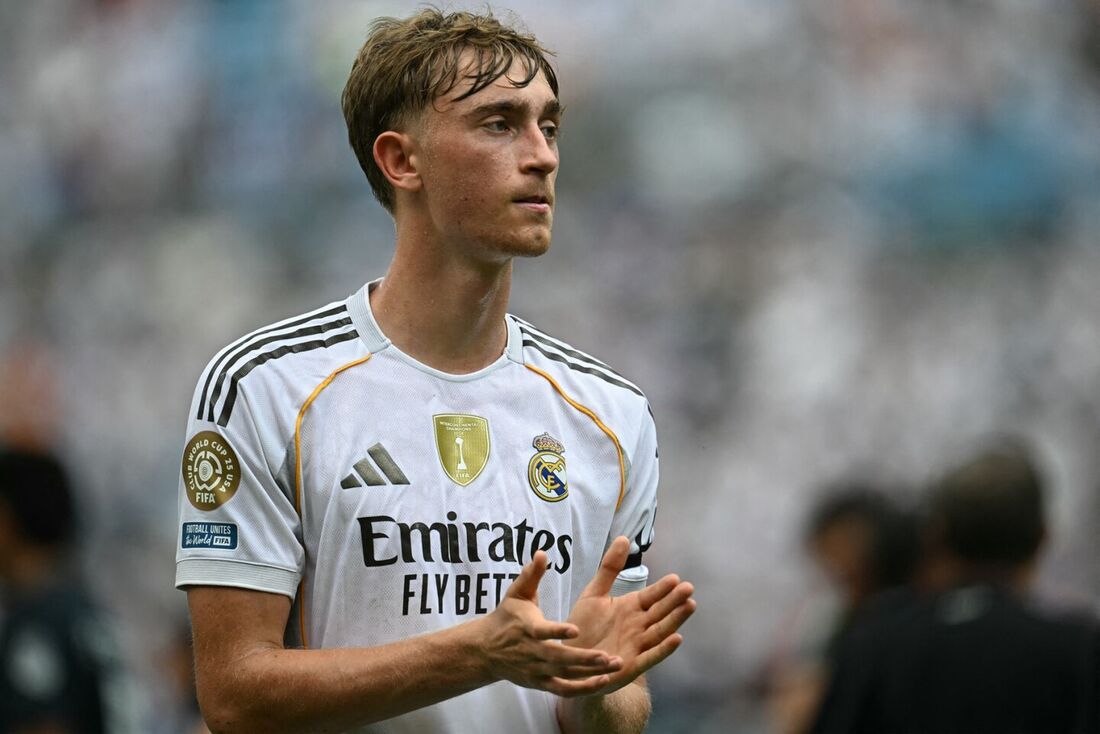 Dean Huijsen, zagueiro do Real Madrid, foi vendido por um valor baixo pela Juventus, que enfrenta os merengues nesta terça-feira (1)