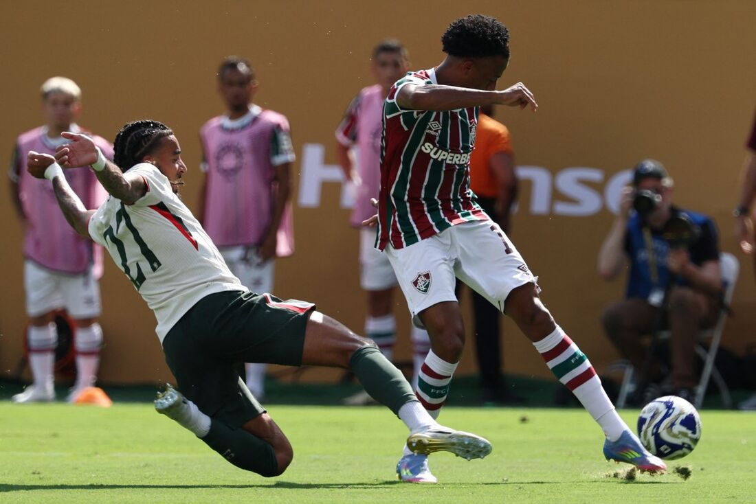Gusto em ação contra o Fluminense