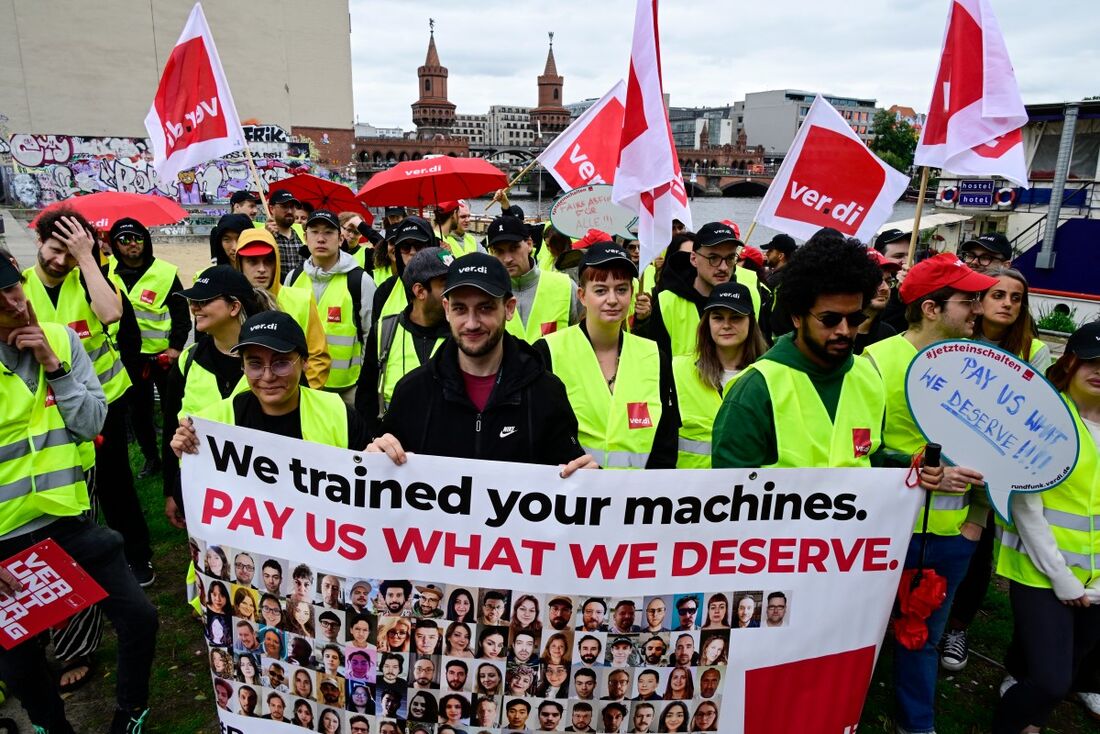 Manifestantes exigem que o TikTok revise seus projetos