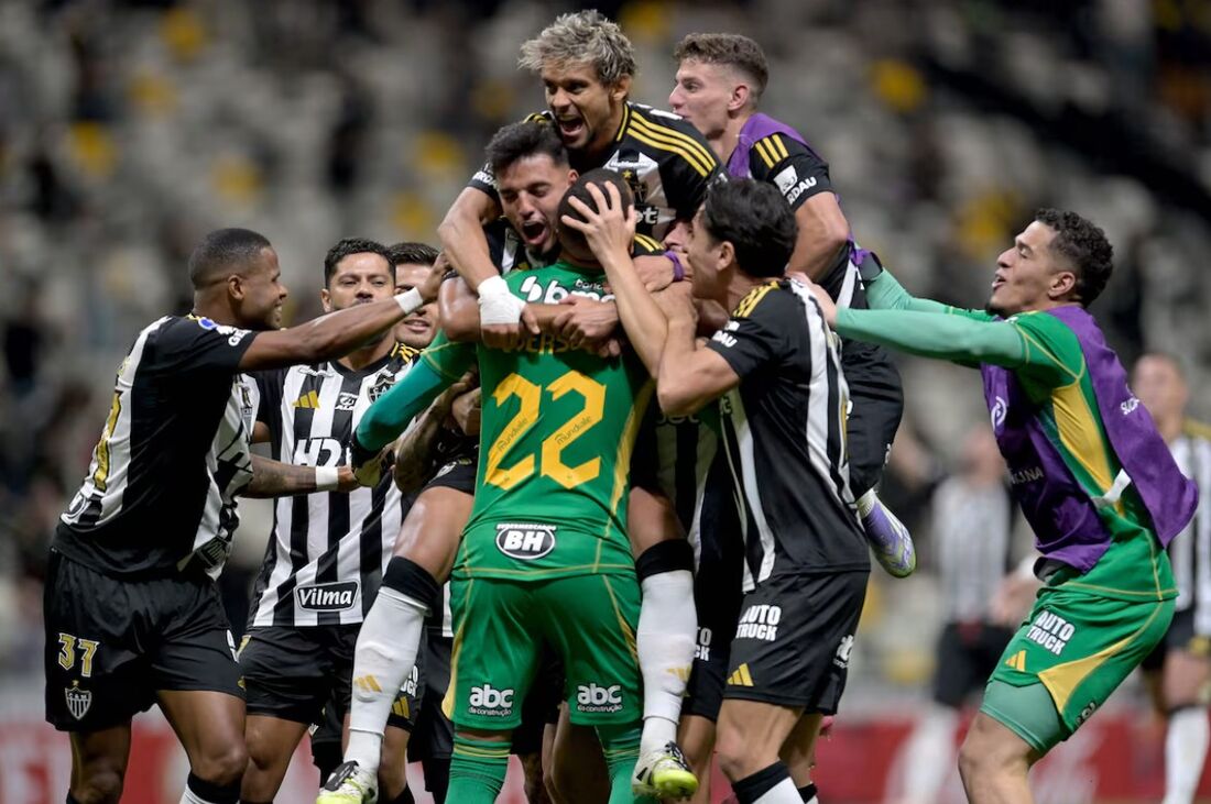 Everson converteu pênalti decisivo para garantir classificação do Atlético-MG. 