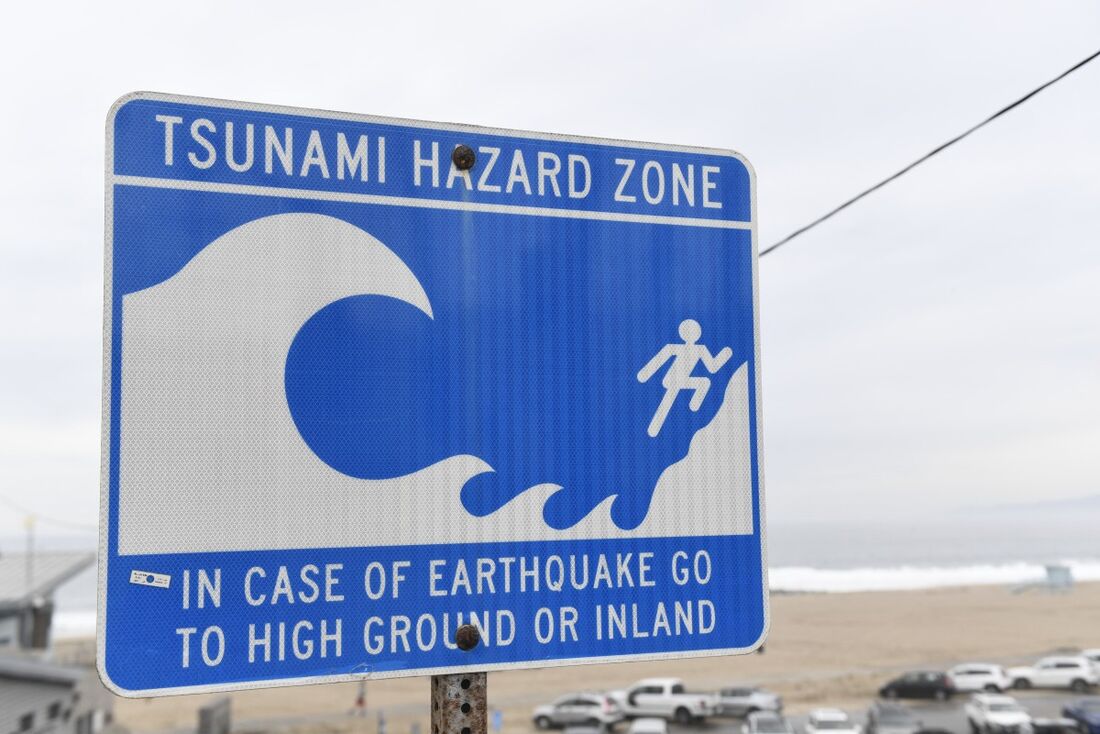 Placa de aviso de Tsunami
