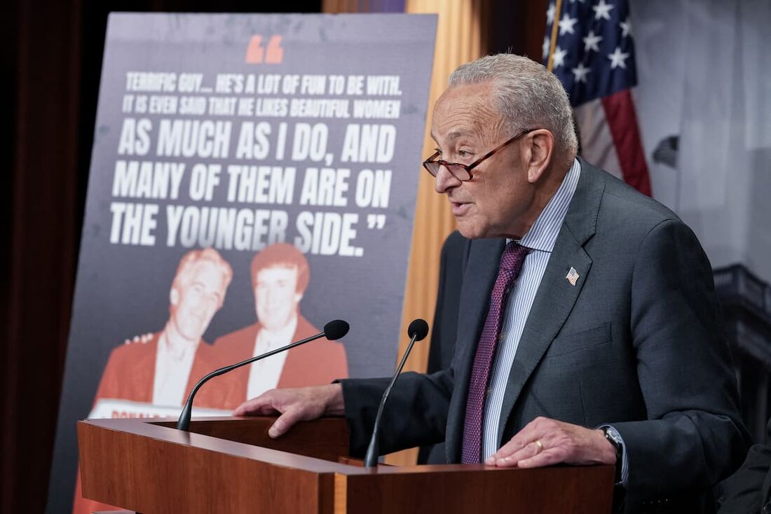 Líder da minoria no Senado, Chuck Schumer invoca, junto a outros representantes, "regra dos cinco" 