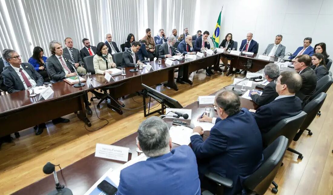 Questão política (uma suposta perseguição ao ex-presidente Jair Bolsonaro pelo Judiciário), motivo alegado por Trump para o tarifaço, nem chegou a ser comentada pelas autoridades e pelos presentes