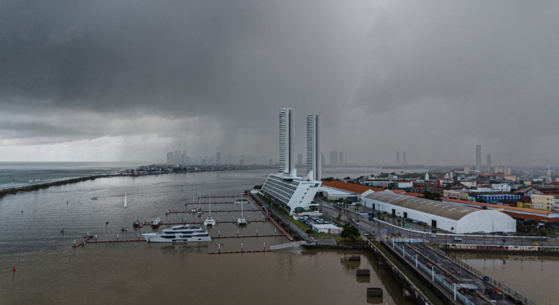Vista do Recife em dia de tempo fechado 