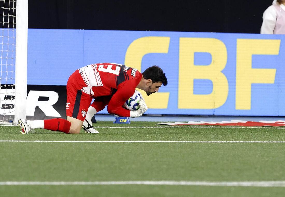 Rafael reconhece má fase do São Paulo após derrota no Rio: 'Não podemos mais não pontuar'