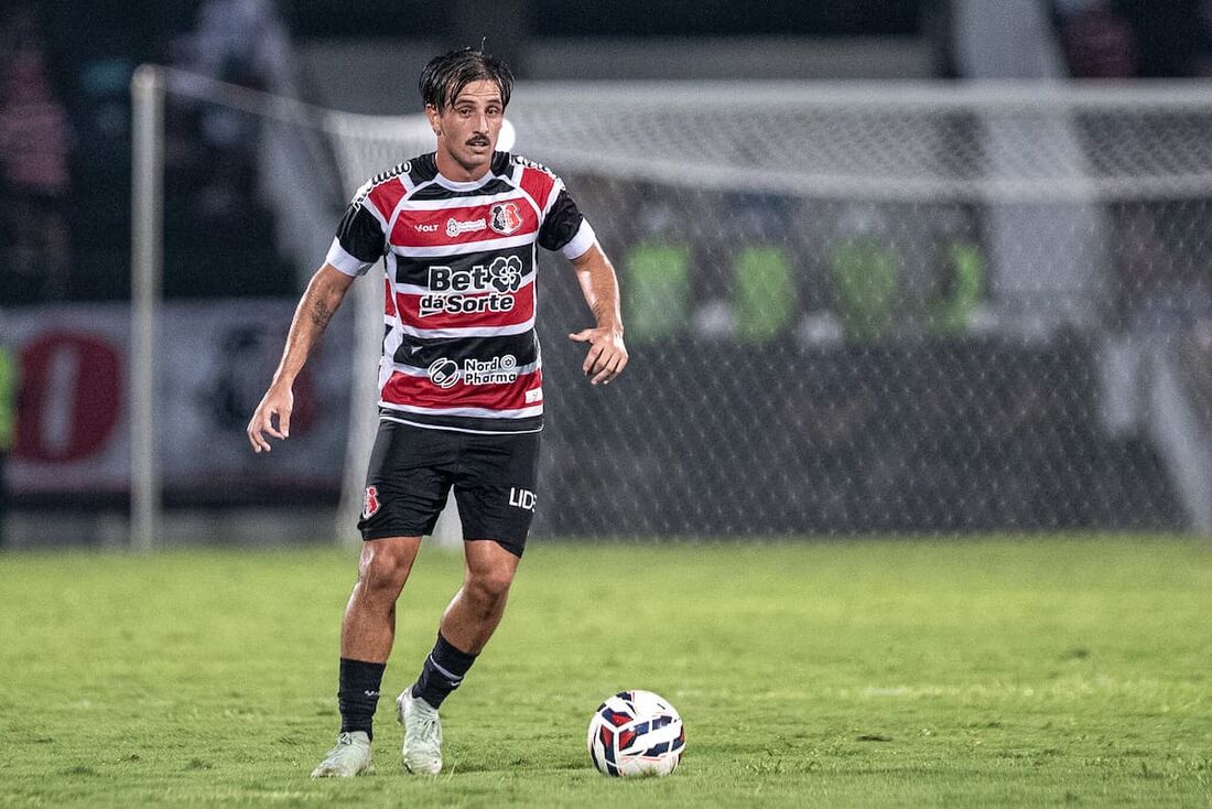 Gabriel Galhardo, volante do Santa Cruz 