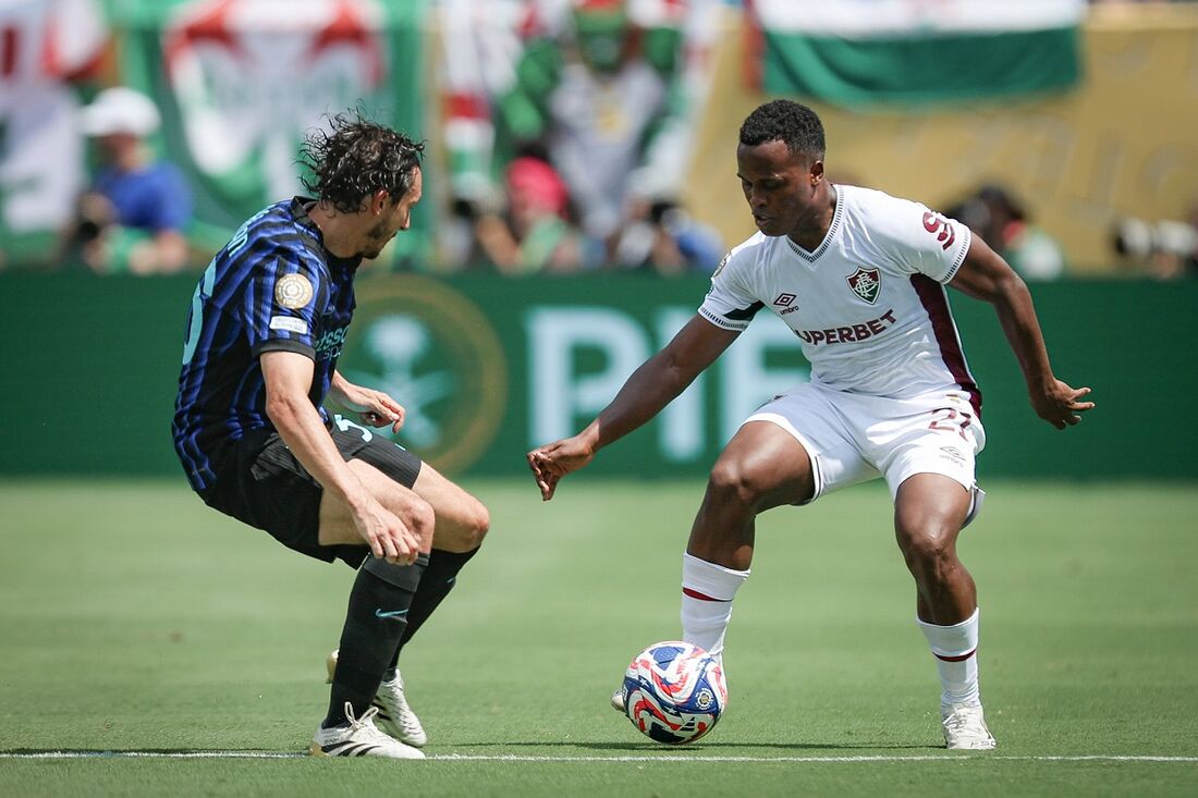 Jhon Arias em ação contra a Internazionale