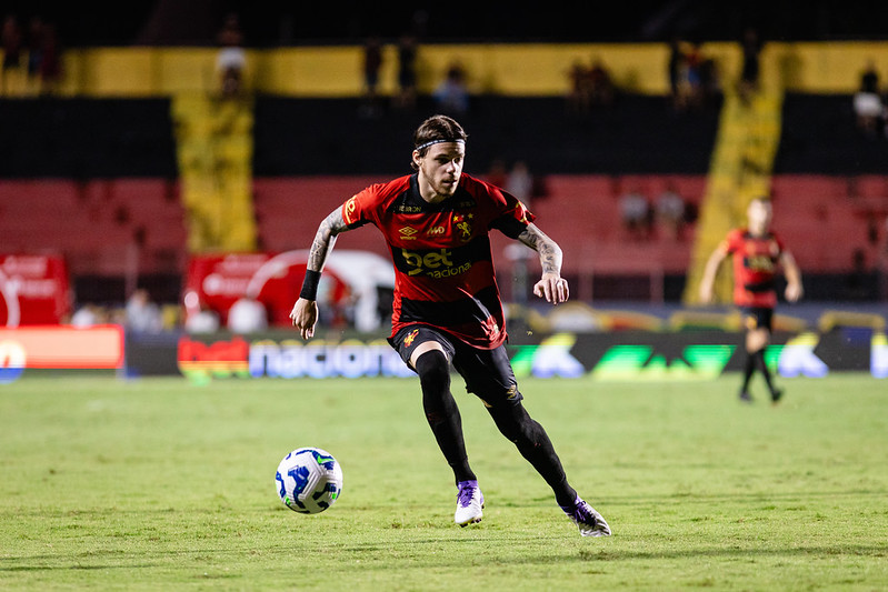 Barletta, atacante do Sport, projeta duelo contra o Santos de Neymar 