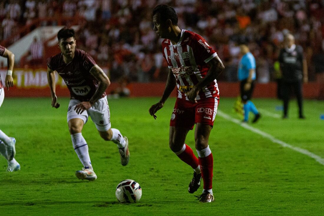 Vinícius, atacante do Náutico