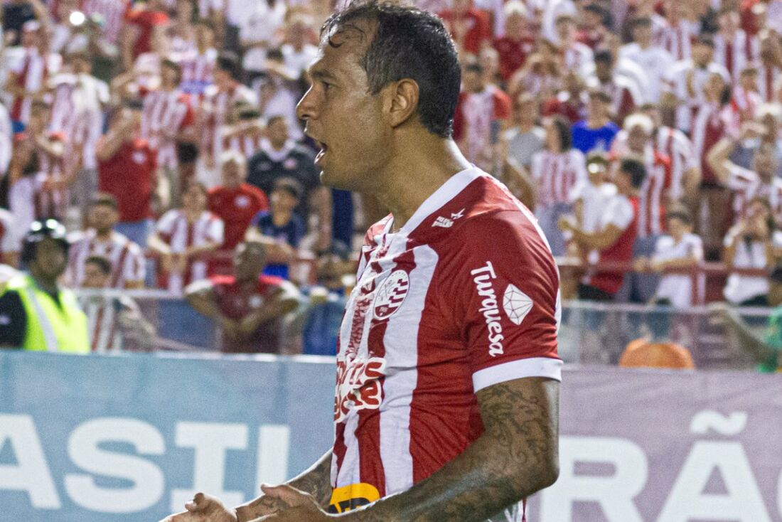 Vinícius, atacante do Náutico