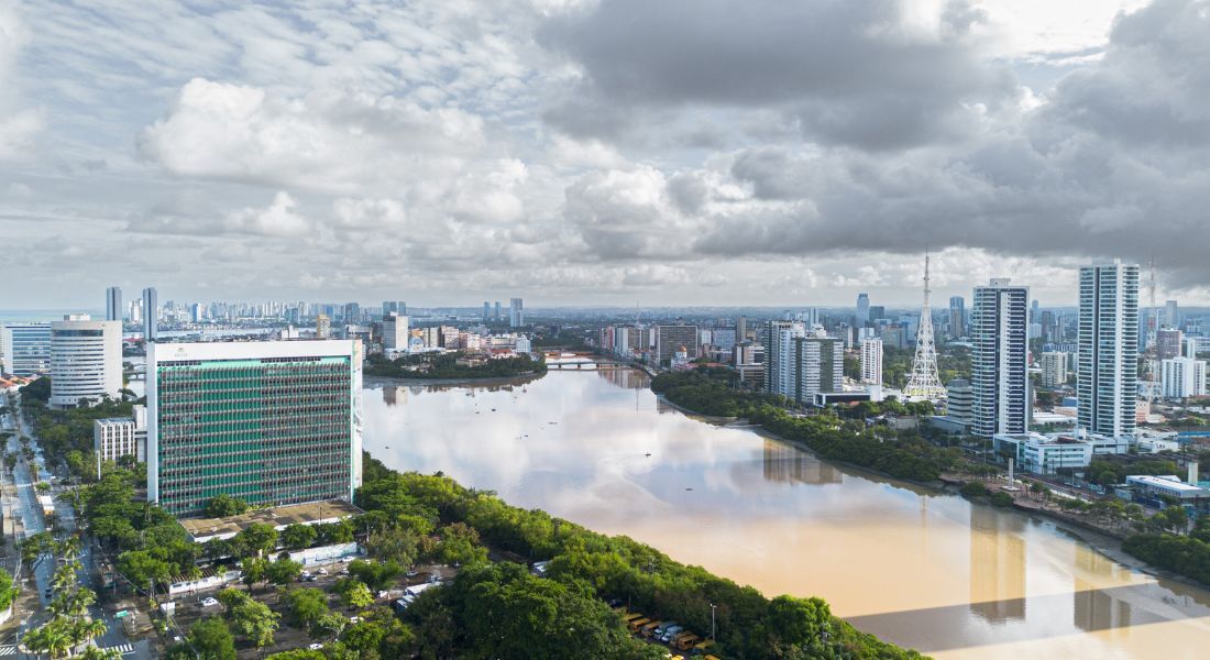 Vista do Recife em dia de tempo fechado