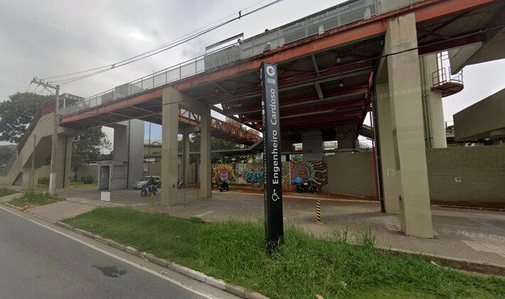 Homem foi atropelado por trem depois de cair no trilho da Estação Engenheiro Cardoso (Linha 9-Diamante), na cidade de Itapevi