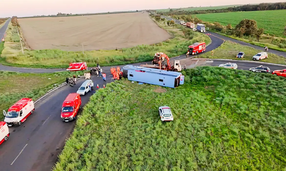 Estudo usou IA para encontrar padrões em acidentes de trânsito no Paraná