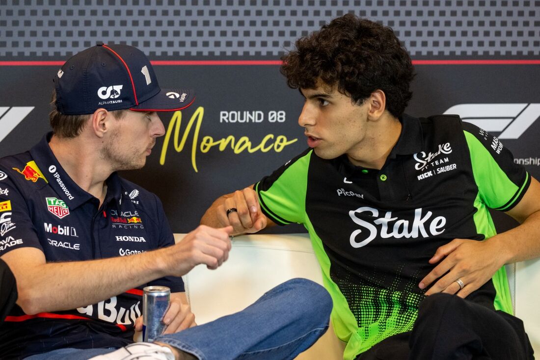 Bortoleto e Verstappen conversando
