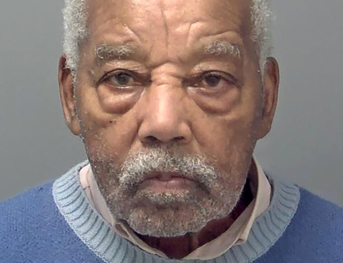 a imagem da custódia de Ryland Headley, um homem britânico de 92 anos condenado à prisão perpétua por estupro e assassinato feito em1967