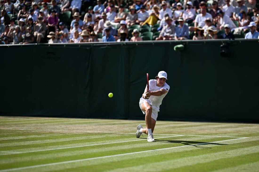 João Fonseca durante a disputa do Torneio de Wimbledon 