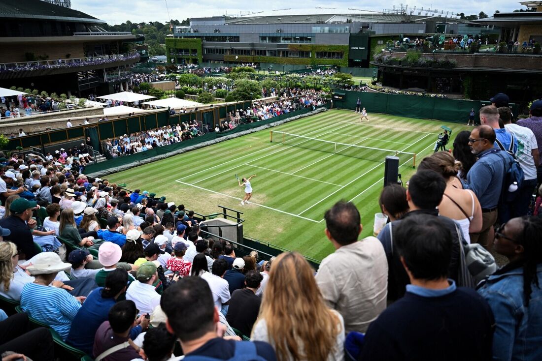Público acompanha jogo de Wimbledon