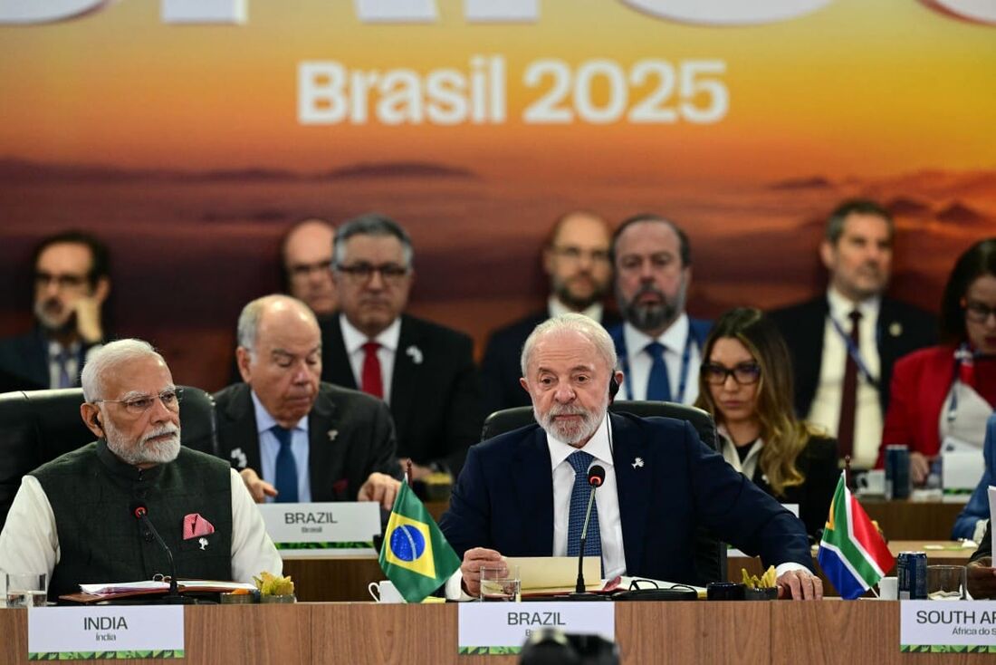 Primeiro-ministro indiano ao lado do presidente Lula