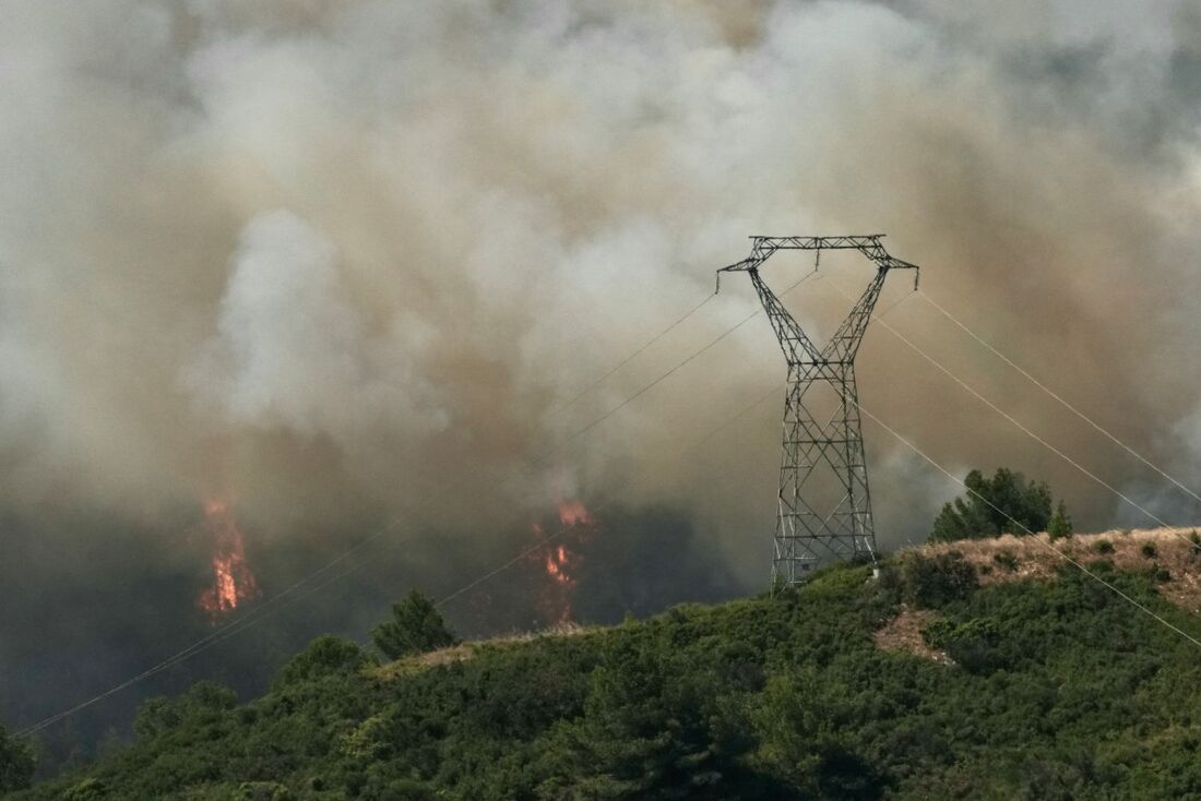 Incêndio florestal em Marselha na França