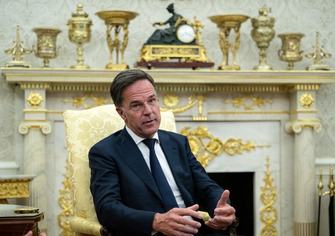 Chefe da Otan pede "garantias de segurança sólidas" para Ucrânia em visita a Kiev