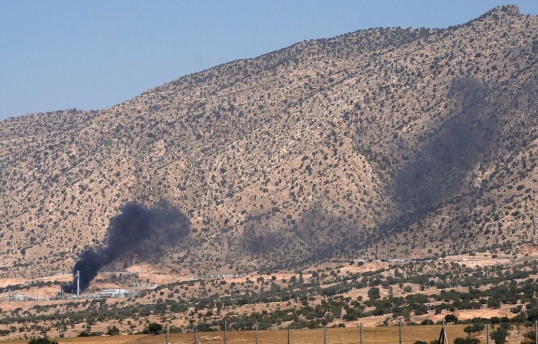Os ataques ocorreram um dia após outro campo de petróleo na província de Dohuk, operado por uma empresa americana, ter sido incendiado, também após ser atingido por um drone