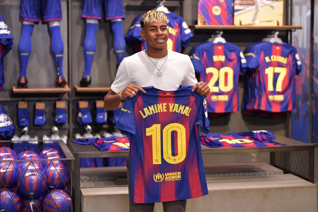 Lamine Yamal é o novo camisa 10 do Barcelona