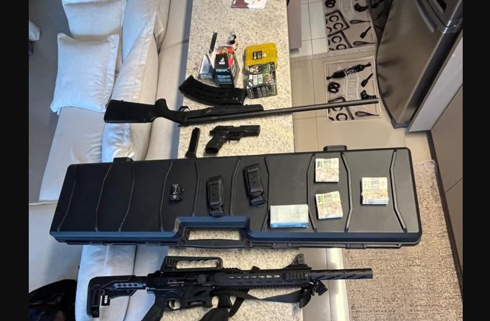 Dois suspeitos foram presos por envolvimento com grupo responsável por lavagem de dinheiro