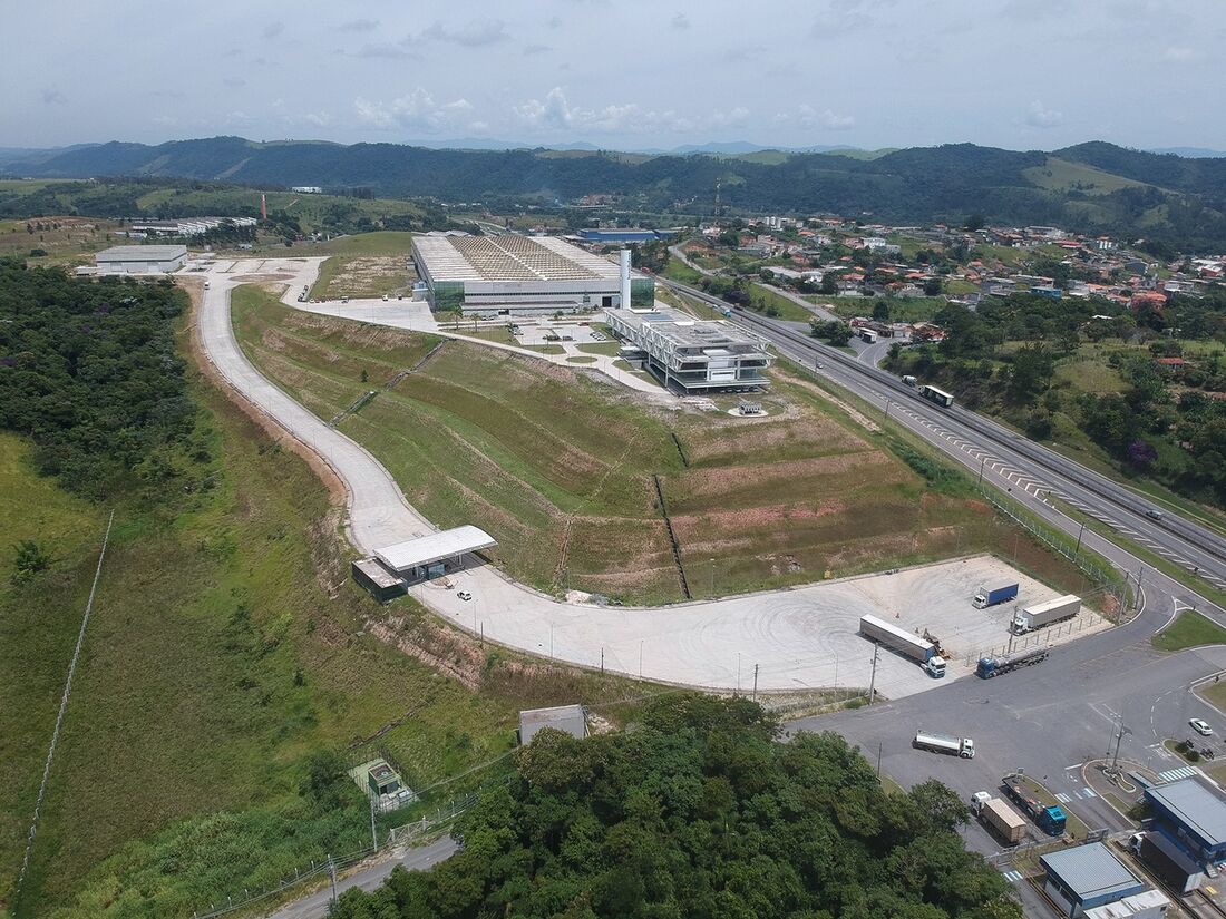 Brazilglass é a maior beneficiadora de vidro da América Latina