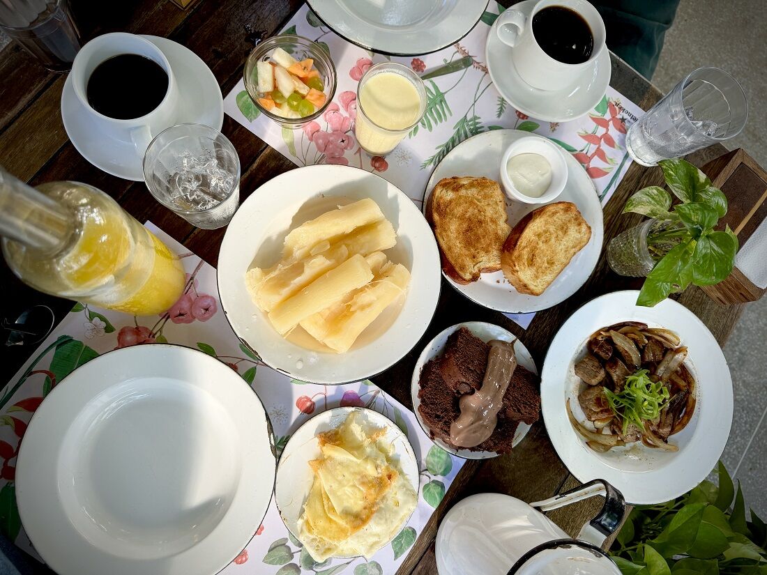 Mesa completa no Reteteu