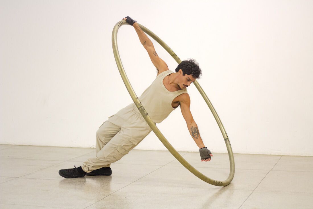 Performance idealizada e encenada pelo artista circense Marcio Sá estreia no Cais do Sertão, em julho