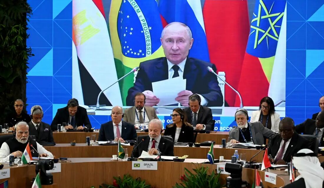 Putin fala em reunião do Brics