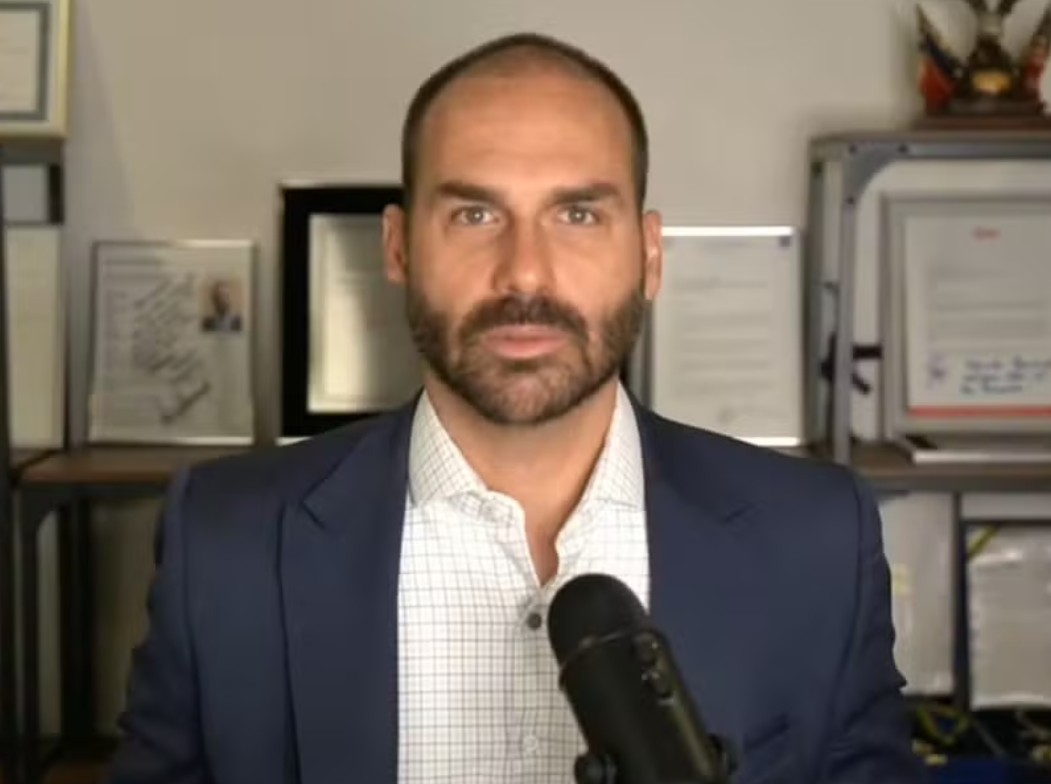 Contra atuação de Eduardo Bolsonaro (foto), líder do PT na Câmara quer criar lei para crime de alta traição