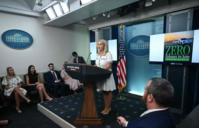 A porta-voz da Casa Branca, Karoline Leavitt, durante entrevista diária