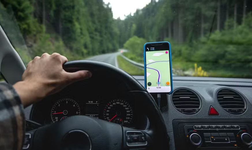 Sistema de Posicionamento Global (GPS) é uma constelação de até 31 satélites operados pelo Departamento de Defesa dos Estados Unidos