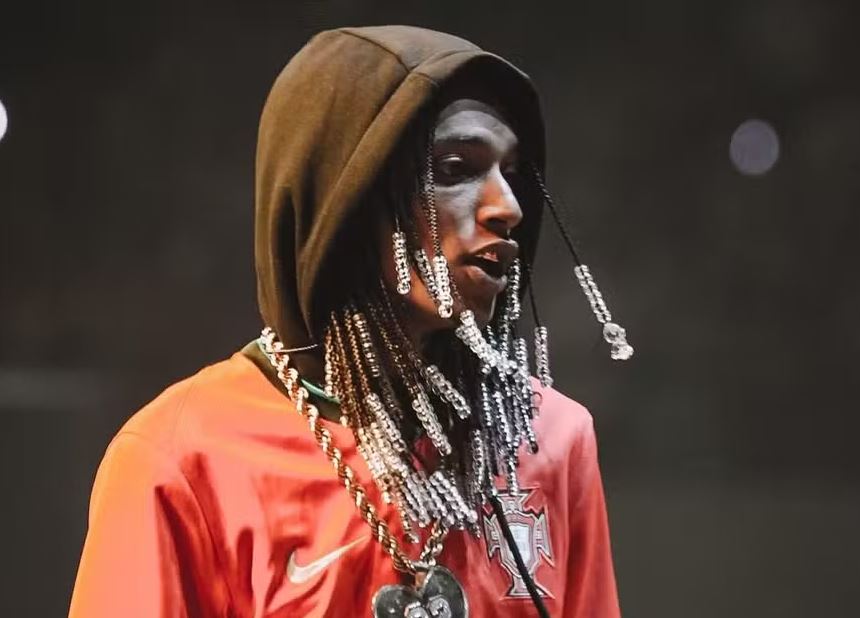 Oruam pode responder por ameaça, dano ao patrimônio público, desacato, resistência e associação ao tráfico