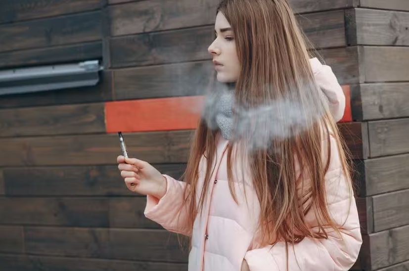 Jovens de 11 a 18 anos não sabem sobre as substâncias presentes no cigarro eletrônico. Dentre aqueles que utilizam cigarro eletrônico, haviam mais mulheres do que homens.