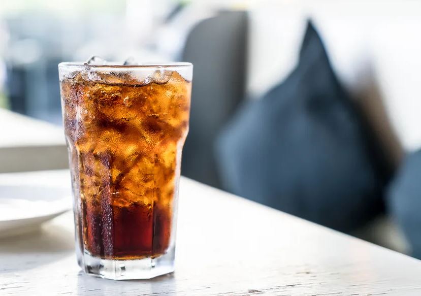 Substância, presente nos refrigerantes de cola, é a responsável por trazer alívio da dor