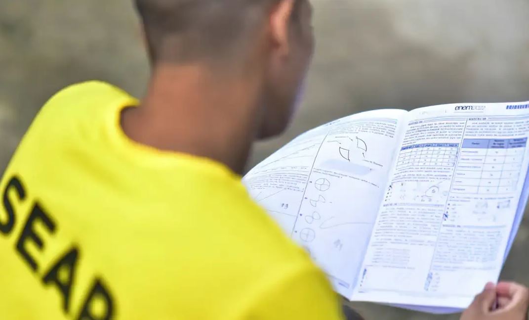  Encceja é uma oportunidade para jovens e adultos que não concluíram seus estudos na idade apropriada para cada nível de ensino