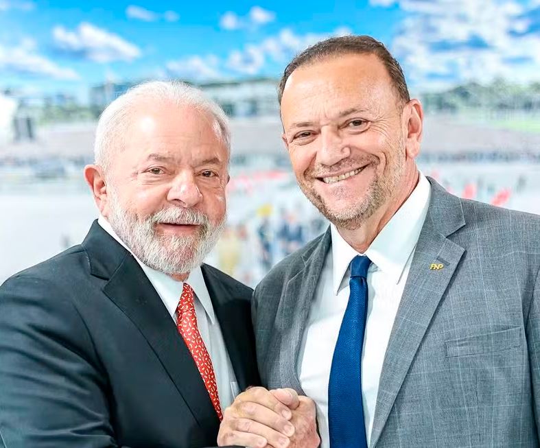 O presidente Lula e Edinho Silva, prefeito de Araraquara e presidente do PT 