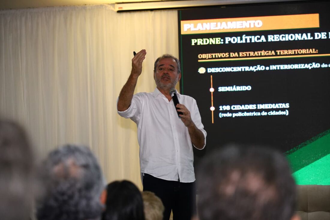Danilo: "Quando a gente fala em Transnordestina, estamos dialogando com as cadeias produtivas do estado de Pernambuco"