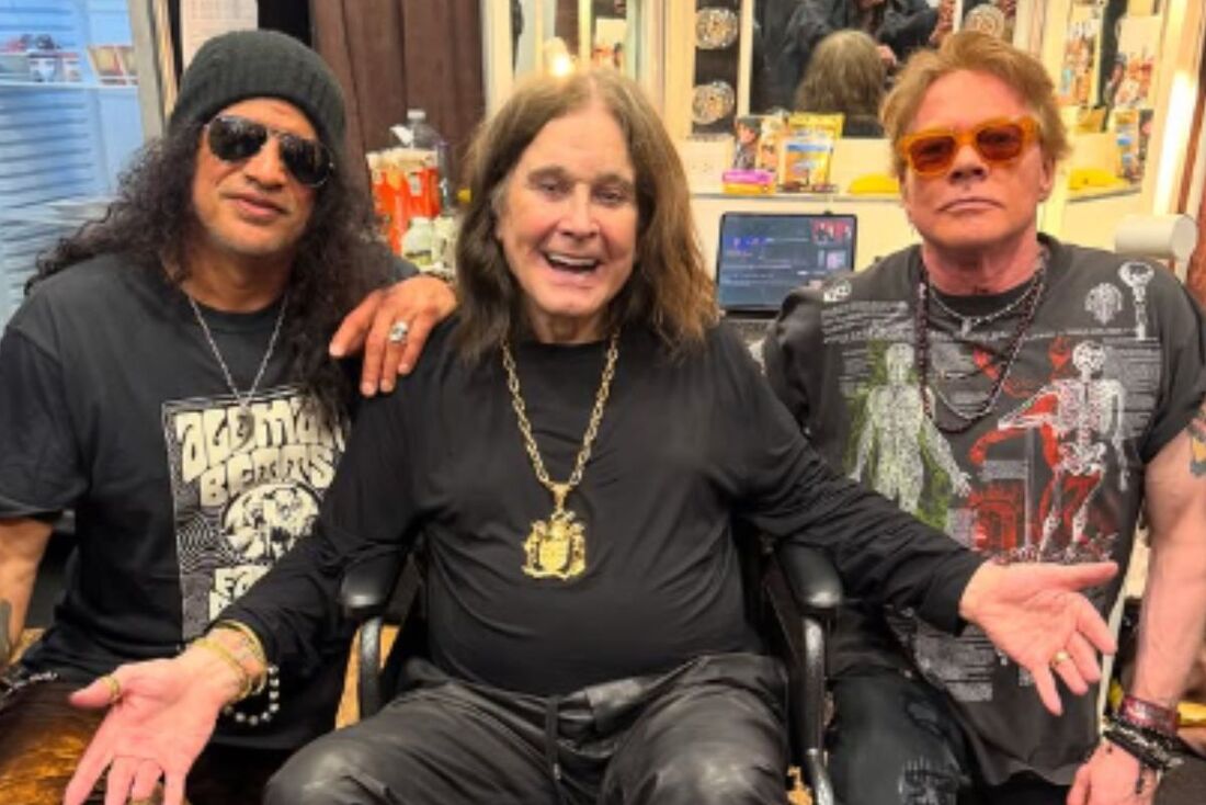 Ozzy Osbourne com Axl Rose e Slash depois do show ''Back to the Beginning''